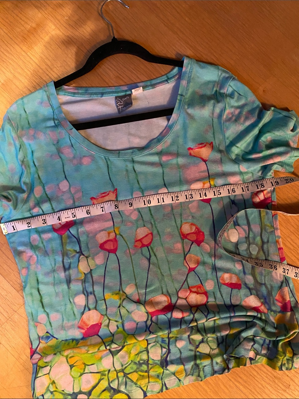 DOLCEZZA SIMPLY ART SHORT SLEEVE TOP – STYLE 22763 - Picture 4 of 4